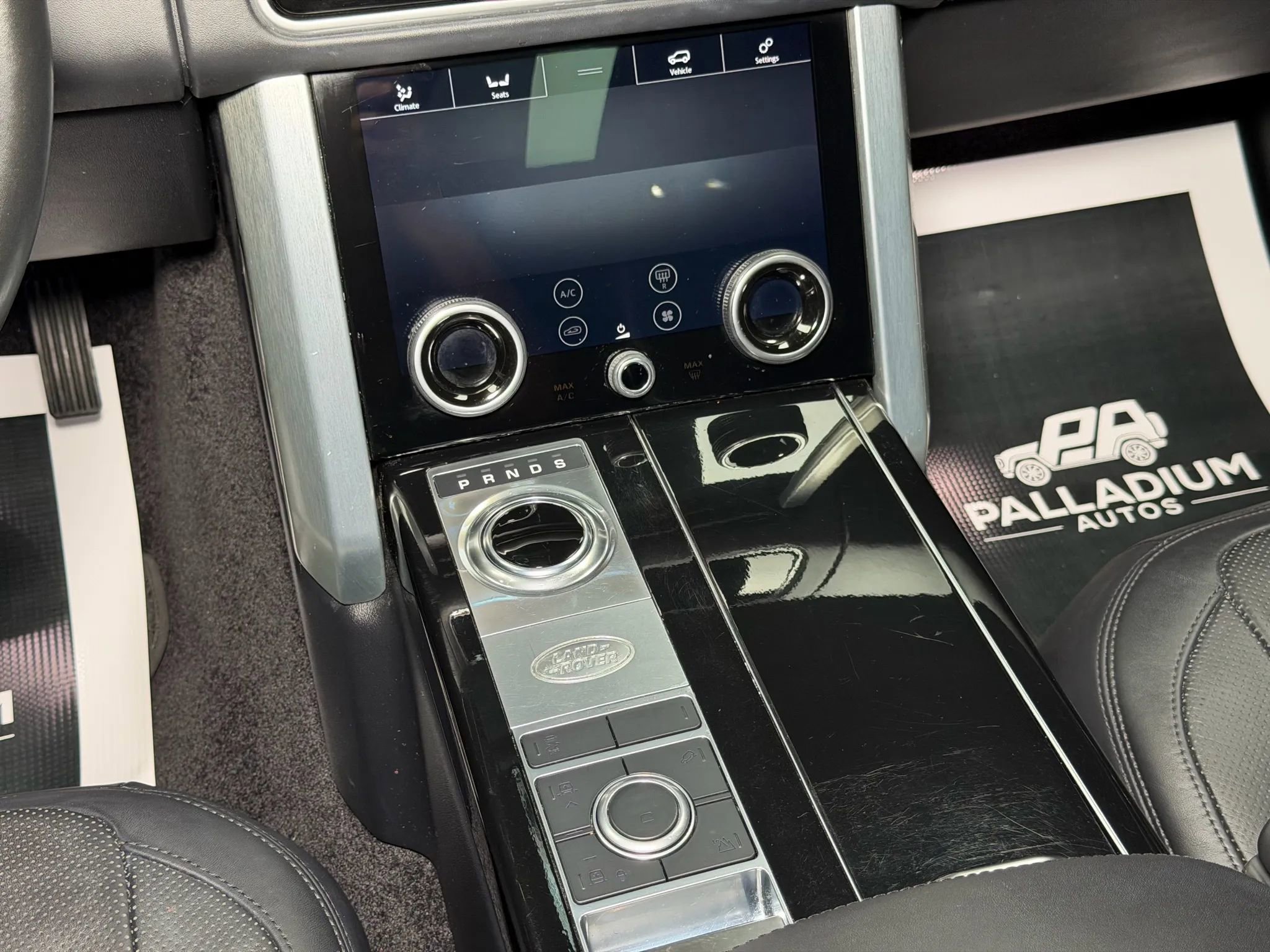 Used 2020 Land Rover Range Rover HSE image 35