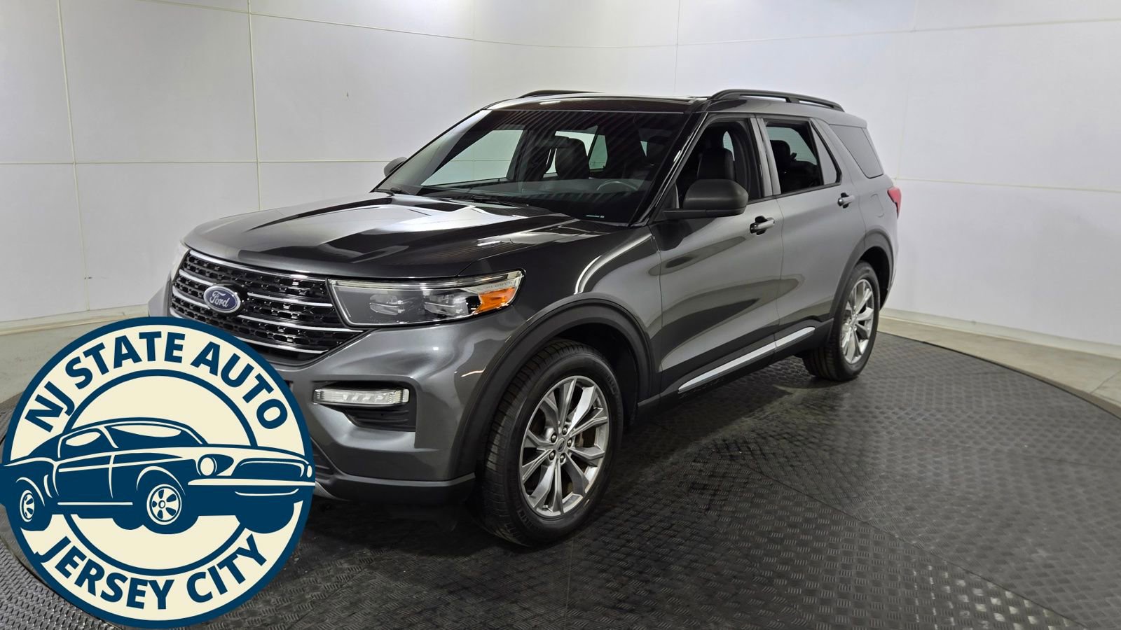Used 2020 Ford Explorer XLT w/ Equipment Group 202A image 5