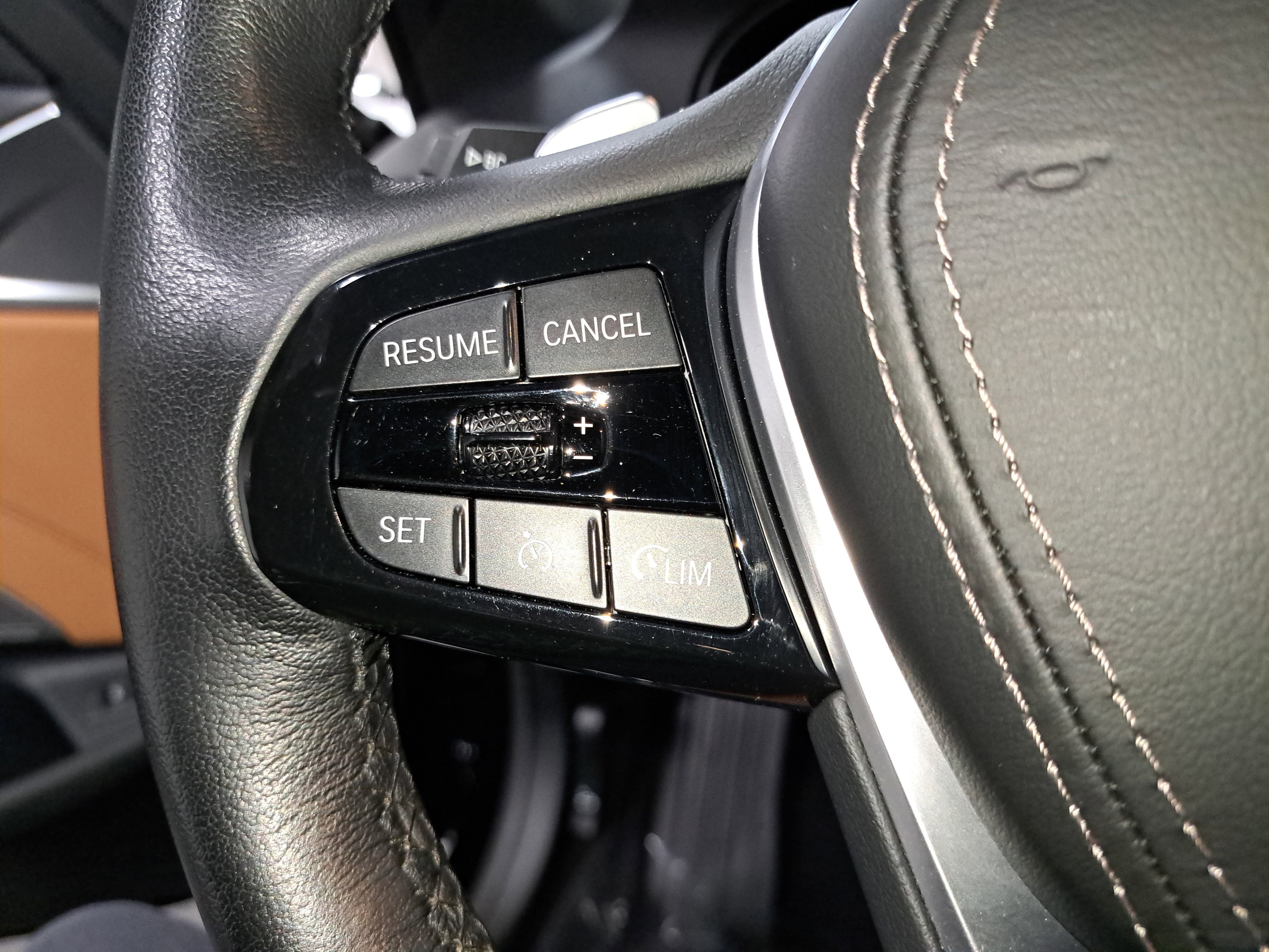 Certified 2023 BMW 530e w/ Premium Package image 18