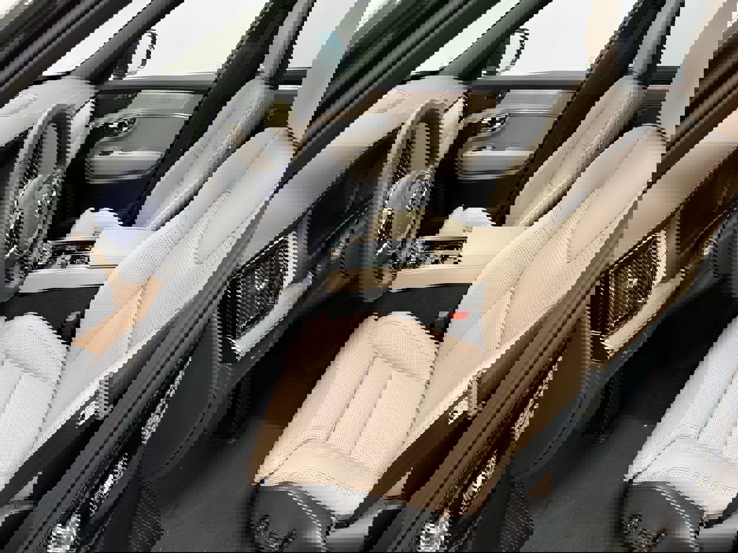 New 2026 Volvo XC90 B6 Ultra w/ Protection Package Premier image 18