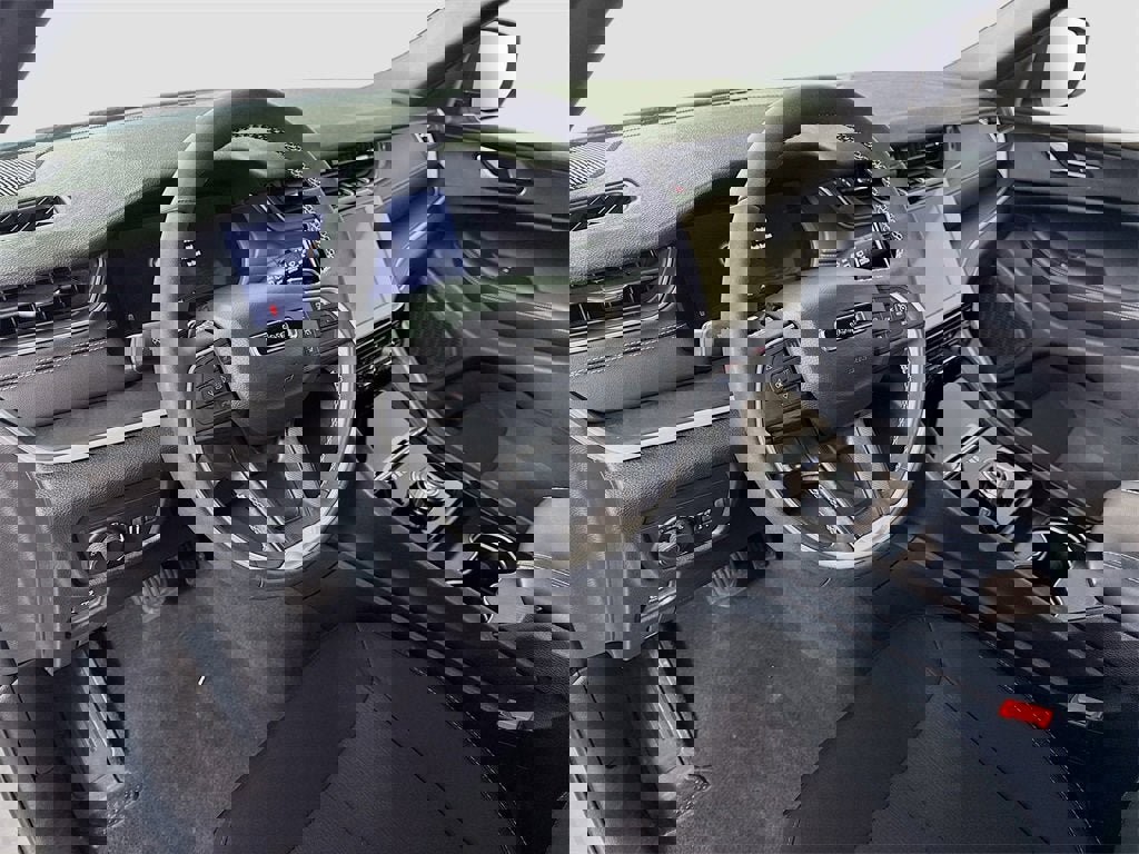 Used 2024 Jeep Grand Cherokee L Laredo w/ Luxury Tech Group I image 3