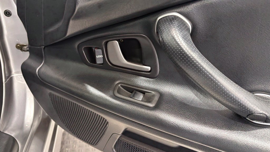 Used 2005 Honda S2000 image 20