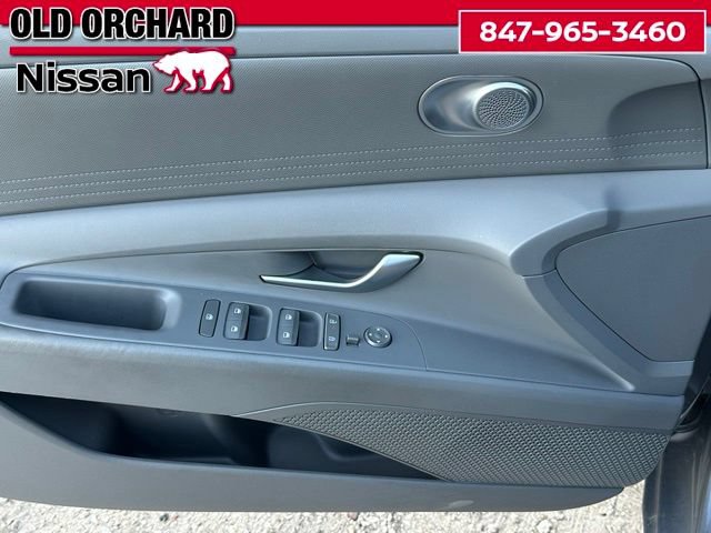 Used 2024 Hyundai Elantra Blue FWD image 10