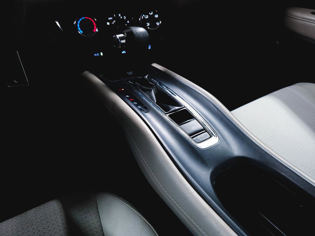 Certified 2021 Honda HR-V LX image 30