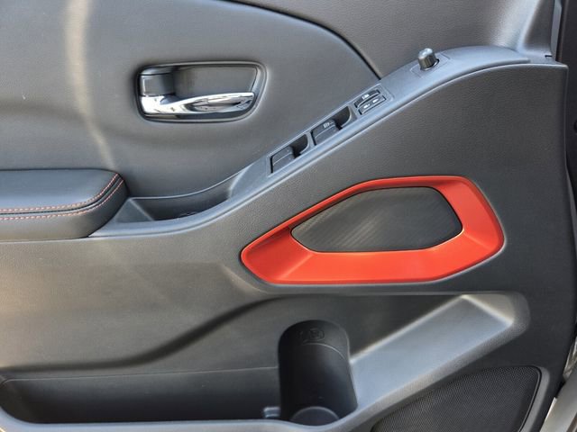 Certified 2025 Nissan Frontier PRO-4X image 22