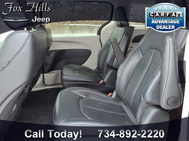 Certified 2024 Chrysler Pacifica Select image 13
