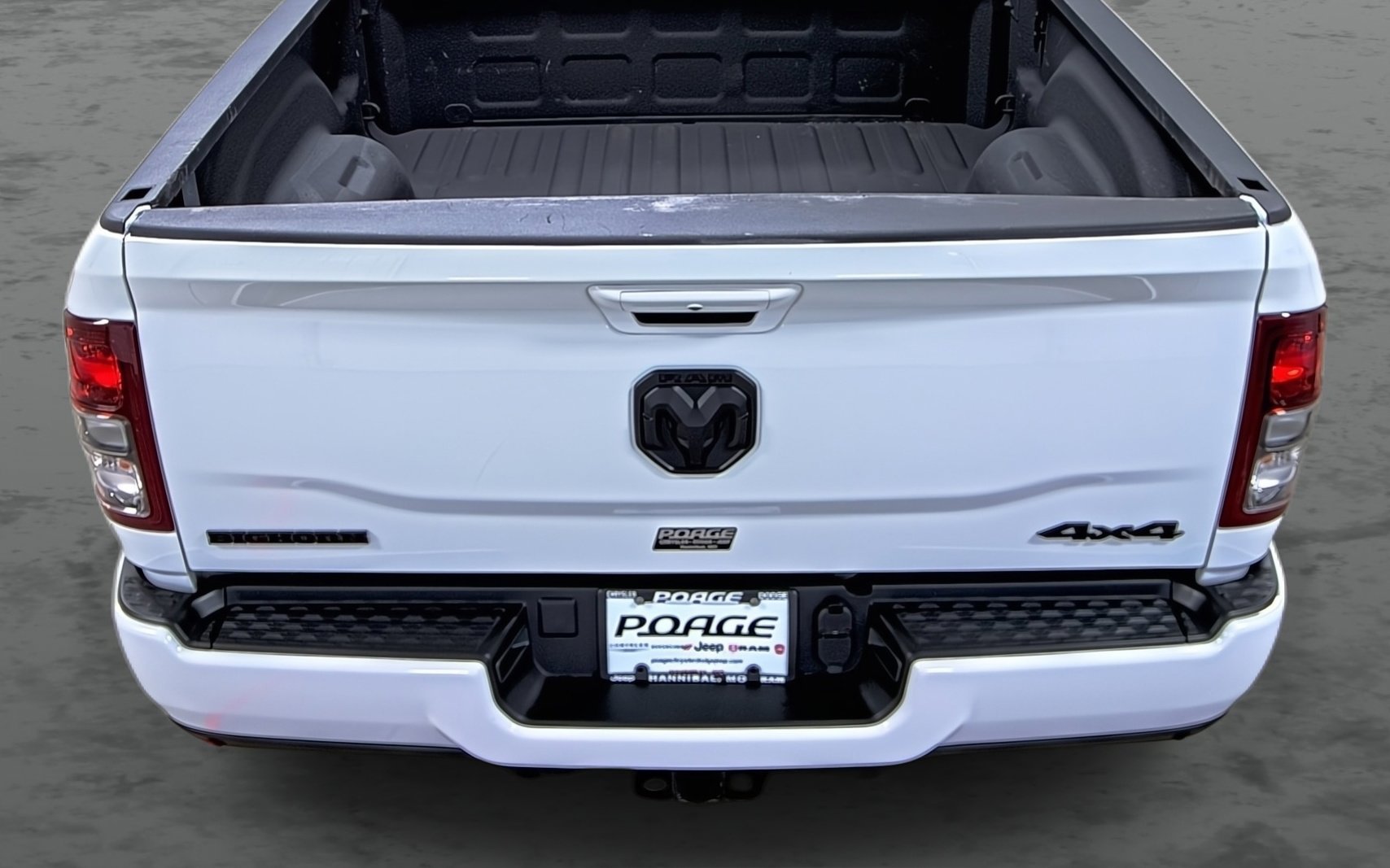 Used 2024 RAM 2500 Big Horn w/ Night Edition AWD/4WD image 11
