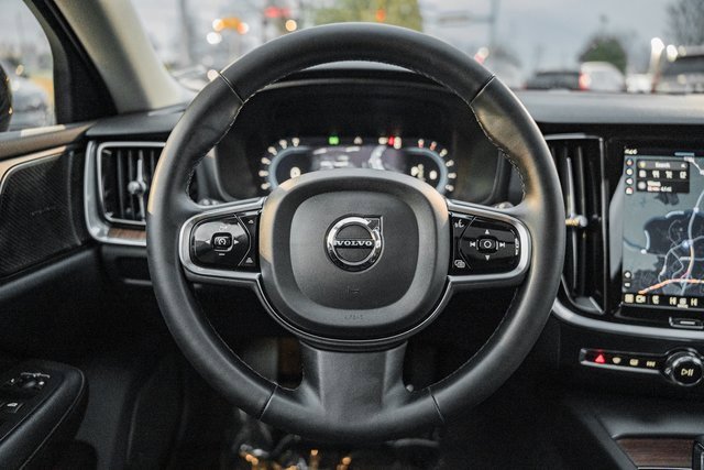 Used 2023 Volvo V60 B5 Cross Country Plus image 29