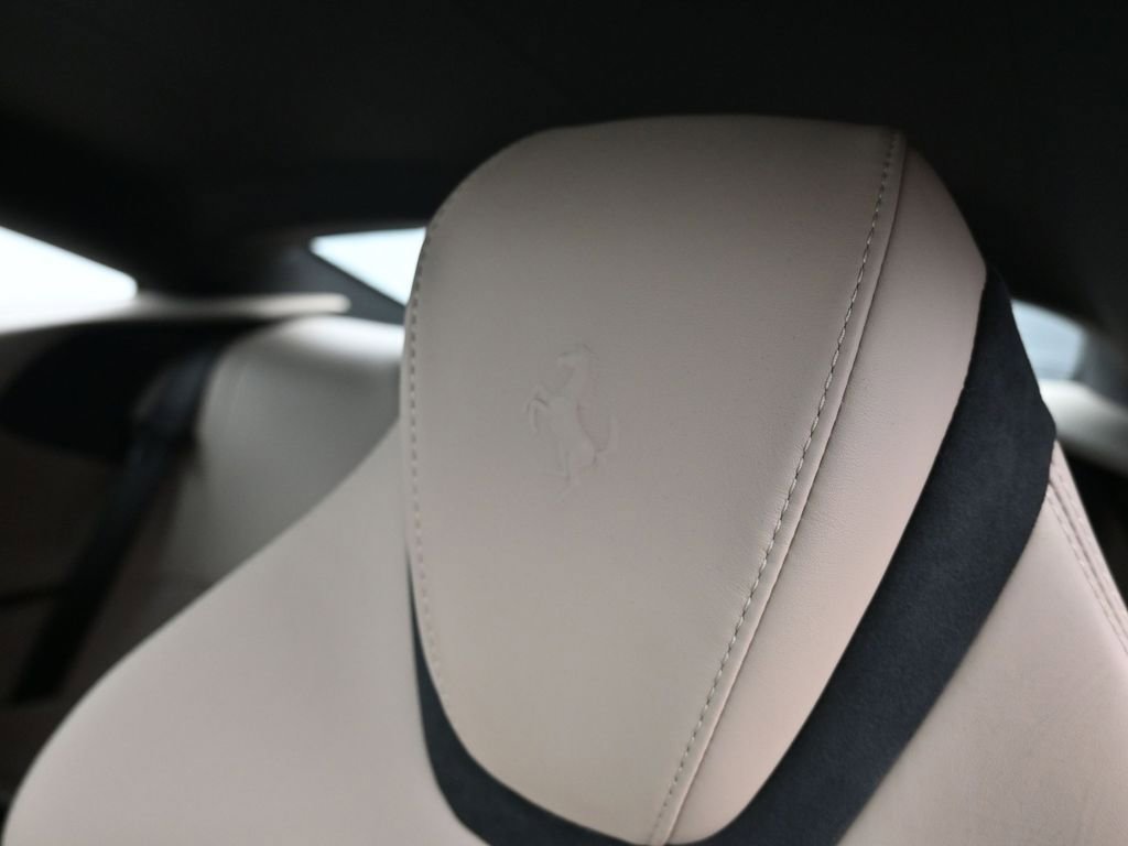 Used 2021 Ferrari Roma image 8