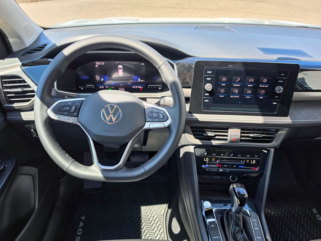 New 2026 Volkswagen Taos SE AWD/4WD image 17