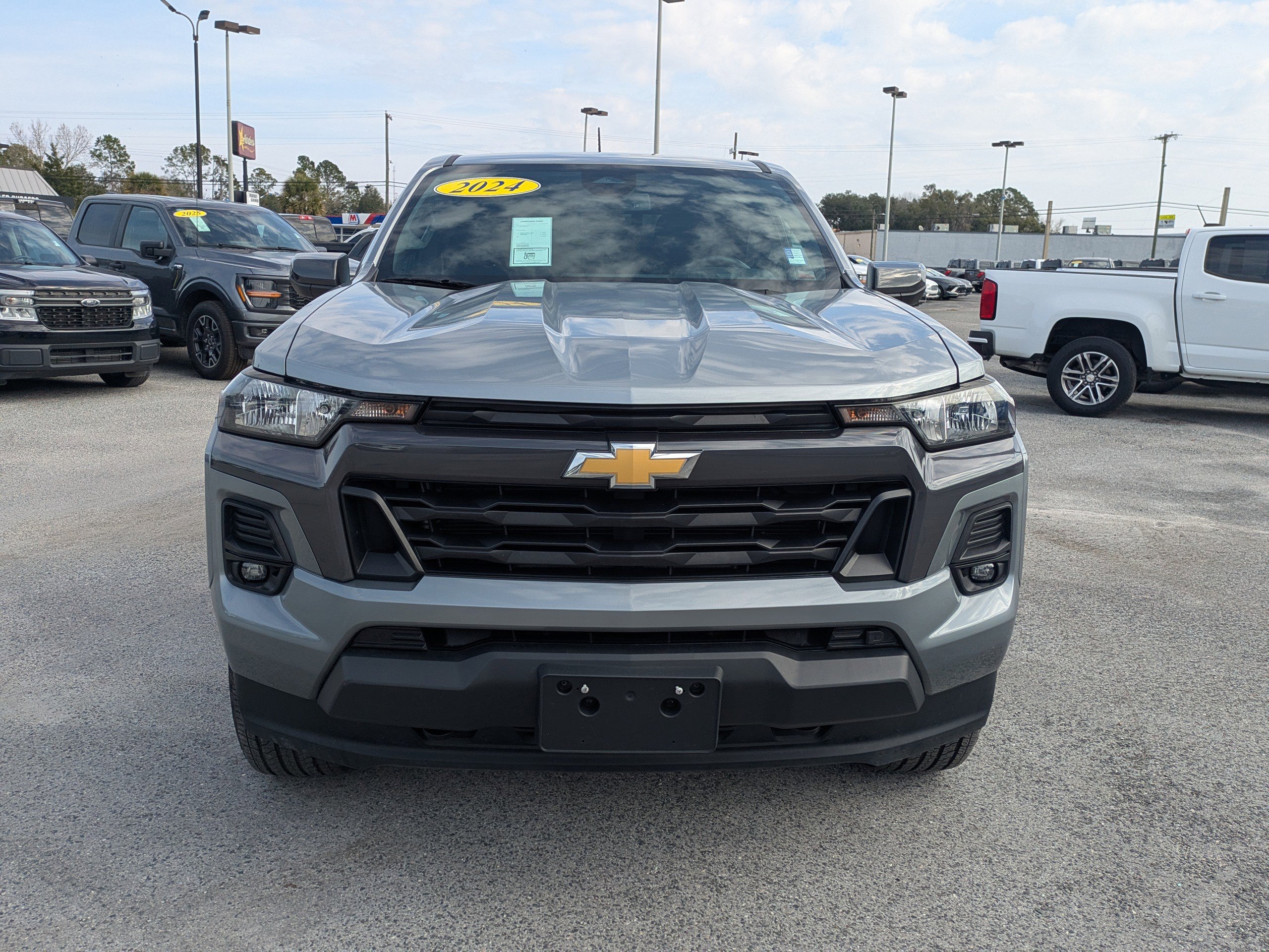 Certified 2024 Chevrolet Colorado LT w/ LT Convenience Package II AWD/4WD image 9