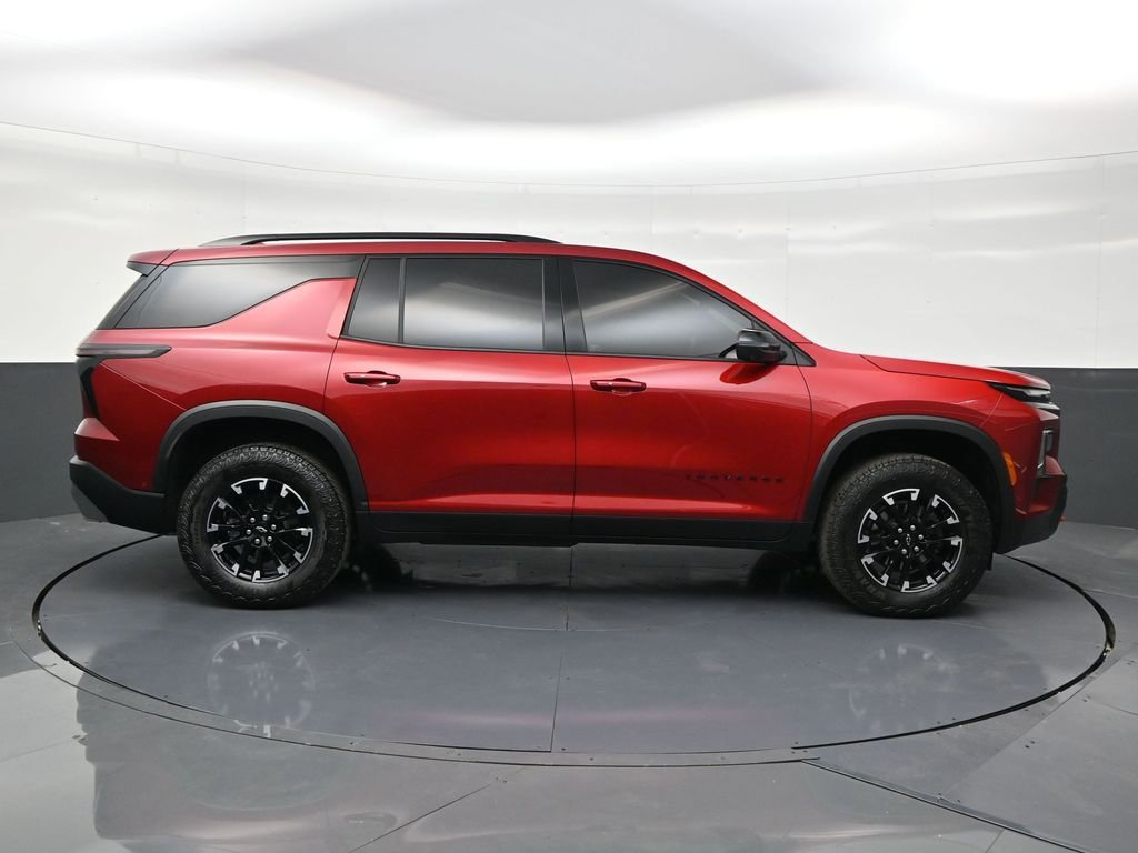 Used 2025 Chevrolet Traverse Z71 w/ Enhanced Driving Package AWD/4WD image 6