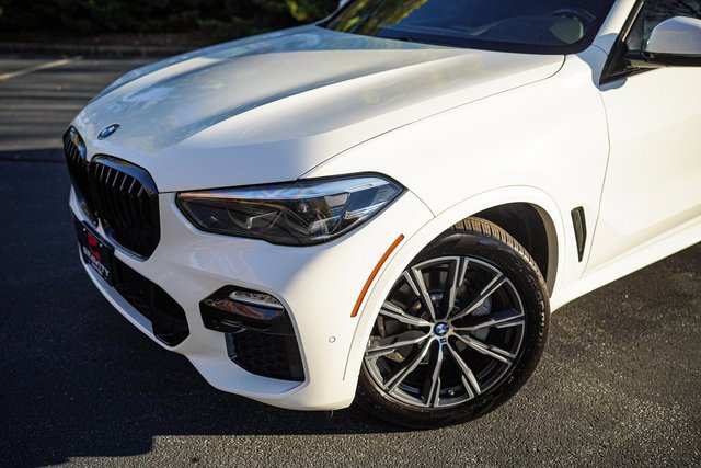 Used 2021 BMW X5 xDrive40i w/ M Sport Package image 2