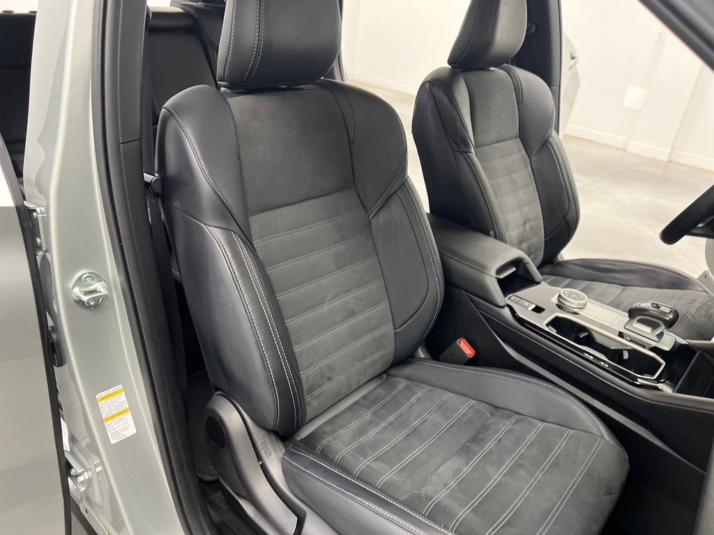 Used 2025 Mitsubishi Outlander SE AWD/4WD image 24