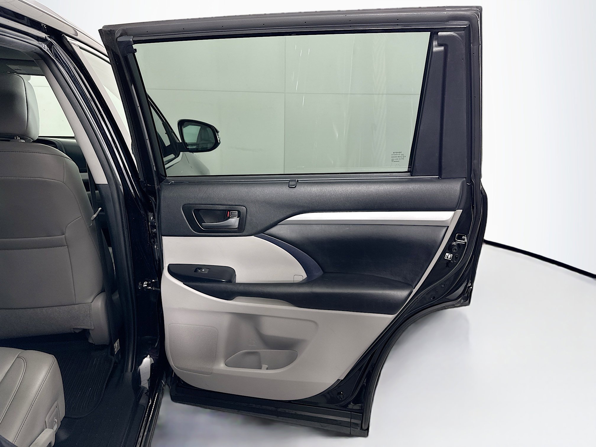 Used 2019 Toyota Highlander XLE image 34