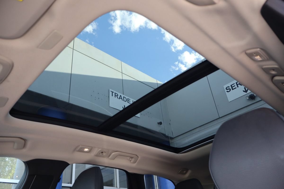 Used 2022 Volvo XC60 B5 Momentum AWD/4WD image 26