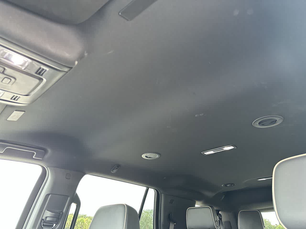 Used 2025 Chevrolet Tahoe Premier AWD/4WD image 18