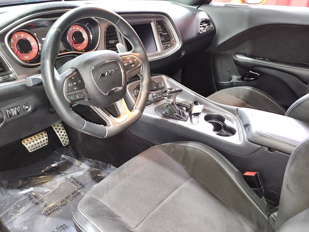 Used 2016 Dodge Challenger SRT Hellcat RWD image 24