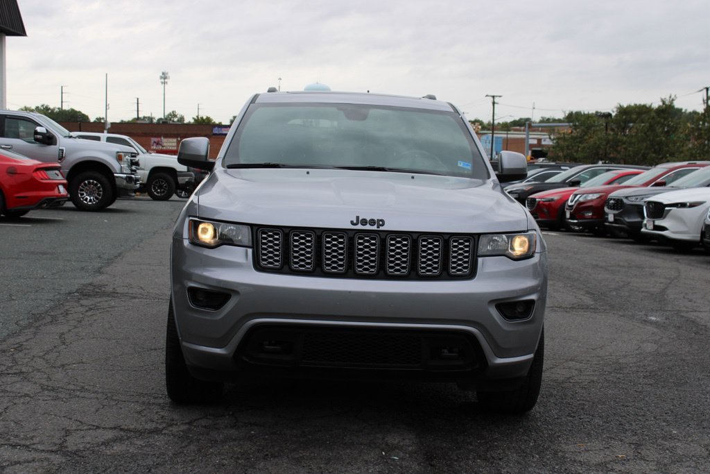 Used 2020 Jeep Grand Cherokee Altitude AWD/4WD image 2