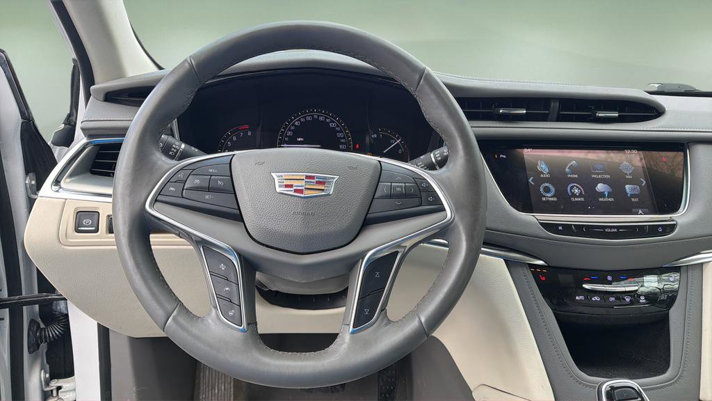 Used 2017 Cadillac XT5 Luxury w/ Driver Awareness Package image 28