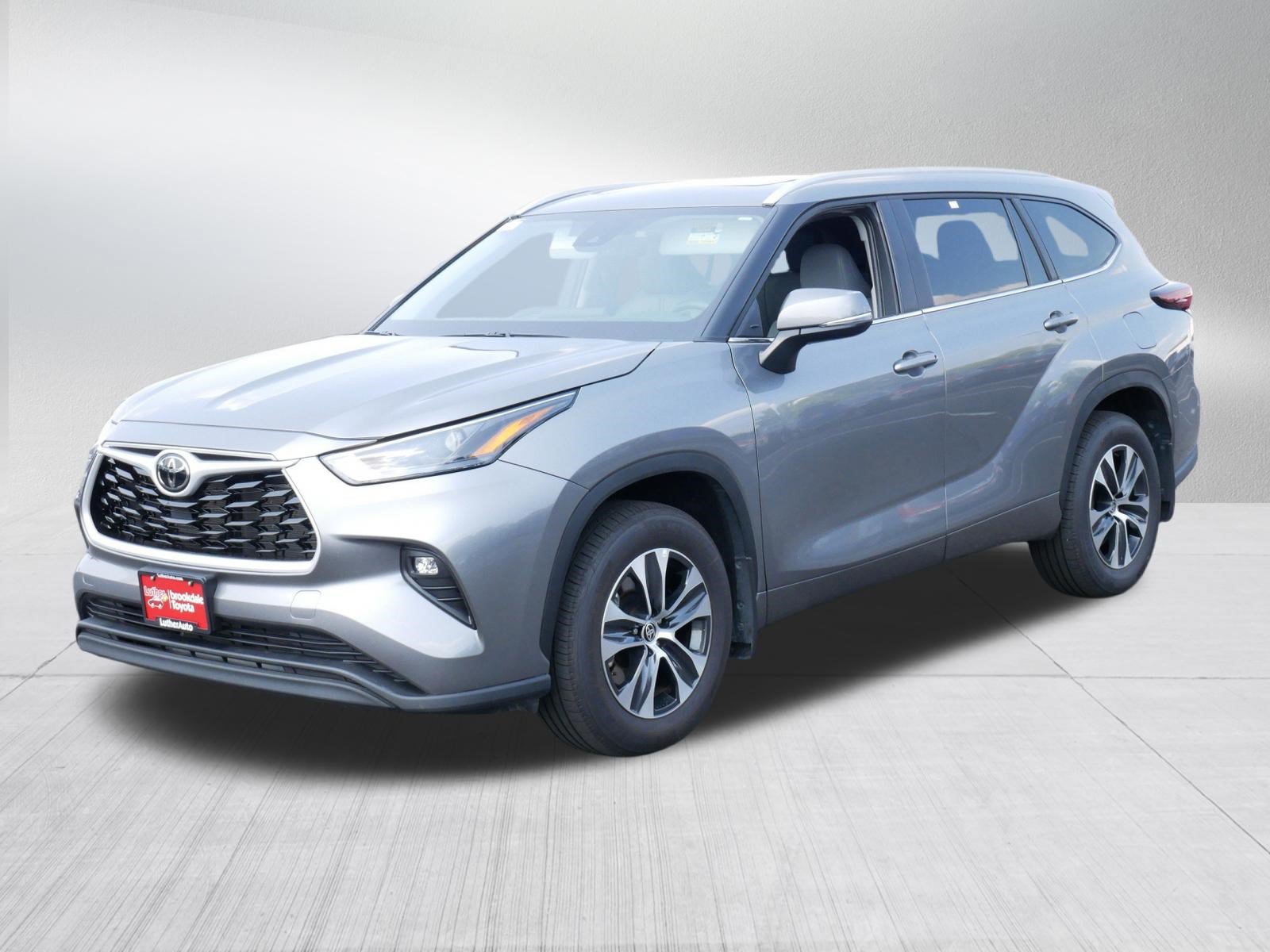 Certified 2026 Toyota Highlander XLE AWD/4WD image 3