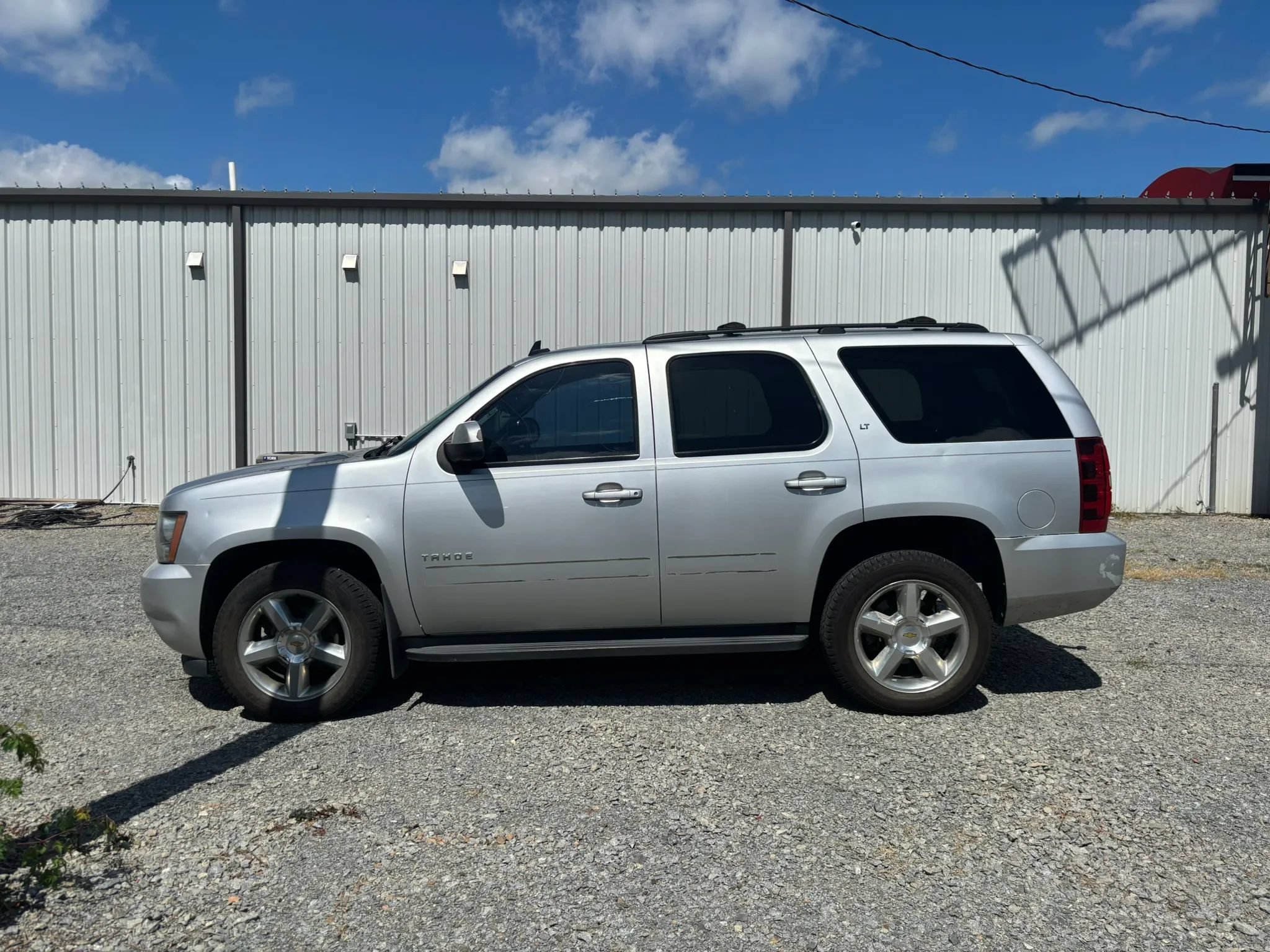 Used 2012 Chevrolet Tahoe LT w/ Luxury Package RWD image 2