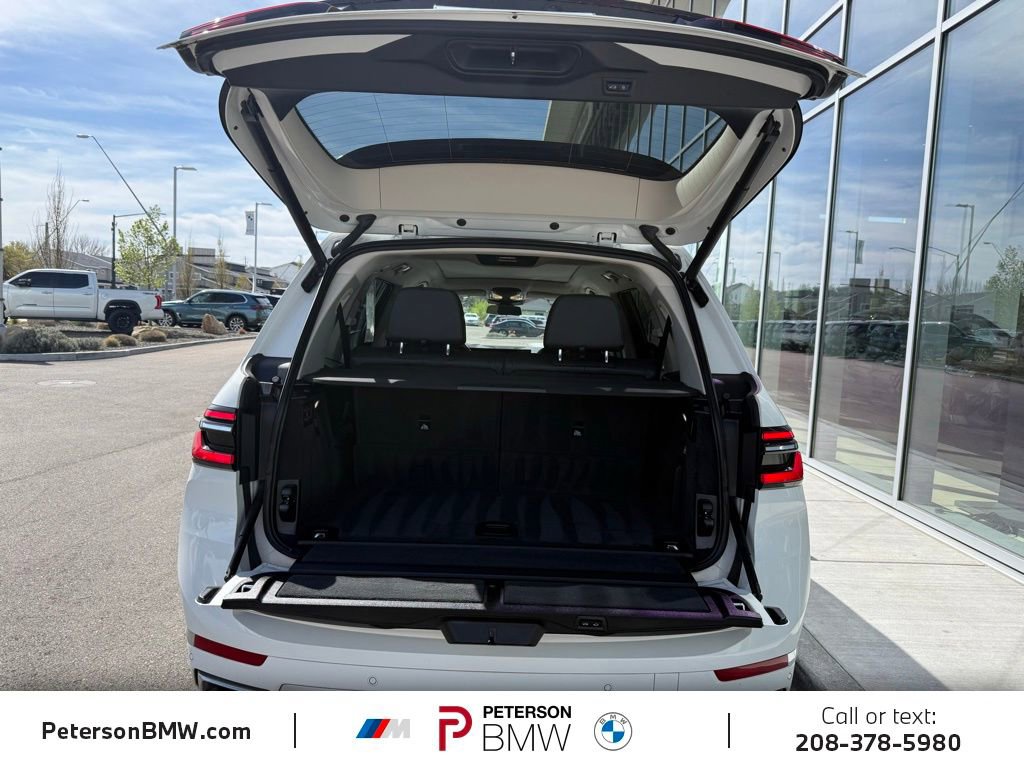 Used 2024 BMW X7 xDrive40i image 10
