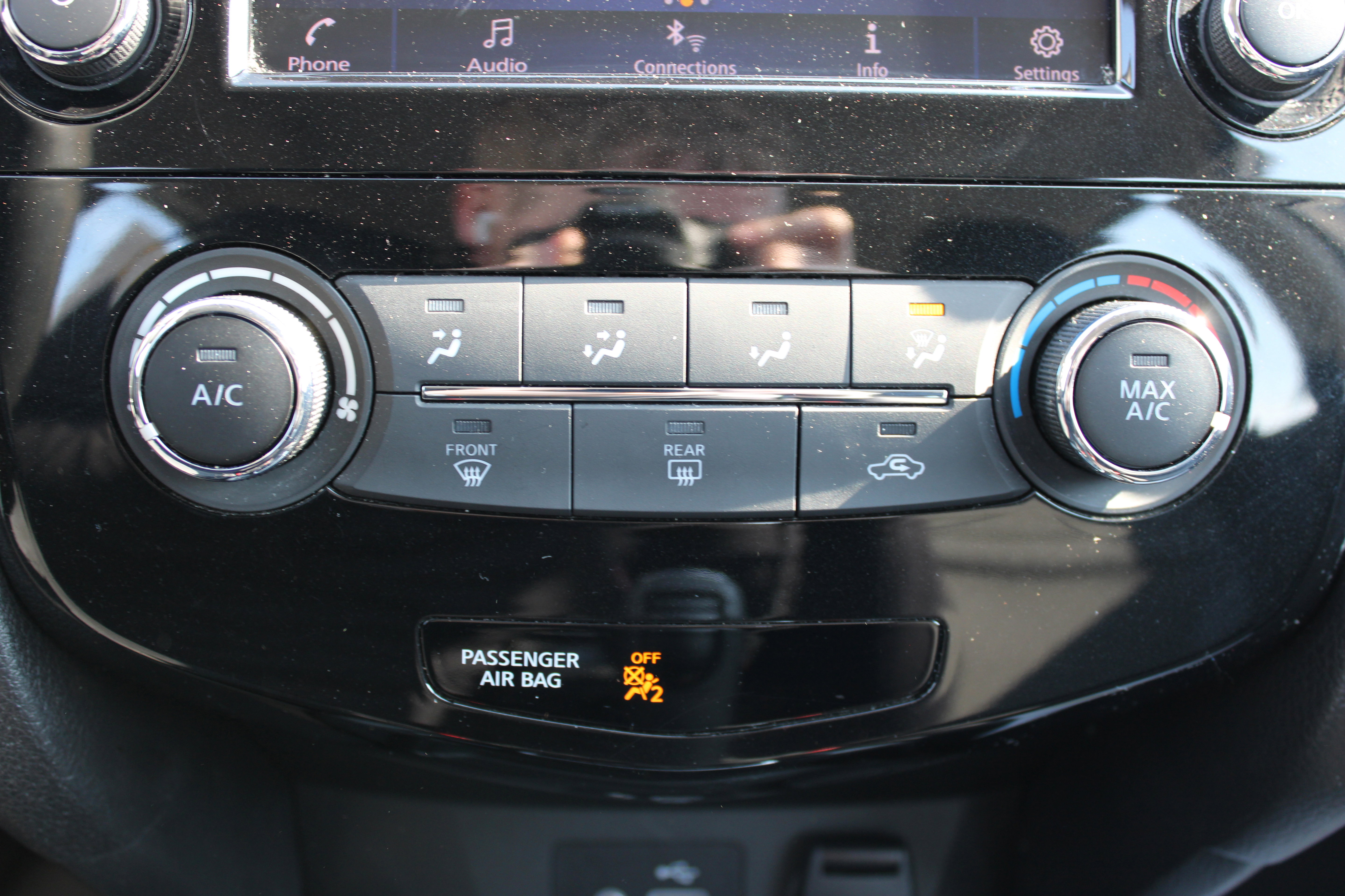 Used 2018 Nissan Rogue S image 17