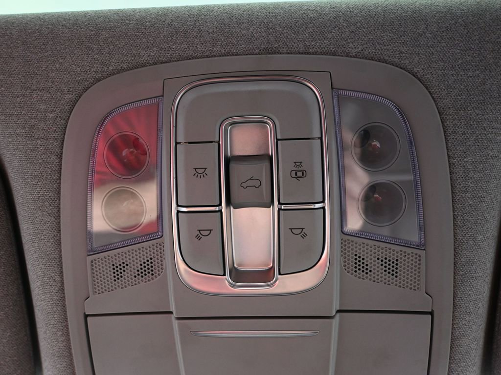 Used 2020 Hyundai Santa Fe Limited image 37