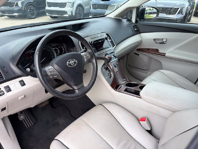 Used 2011 Toyota Venza AWD w/ Comfort Pkg image 5