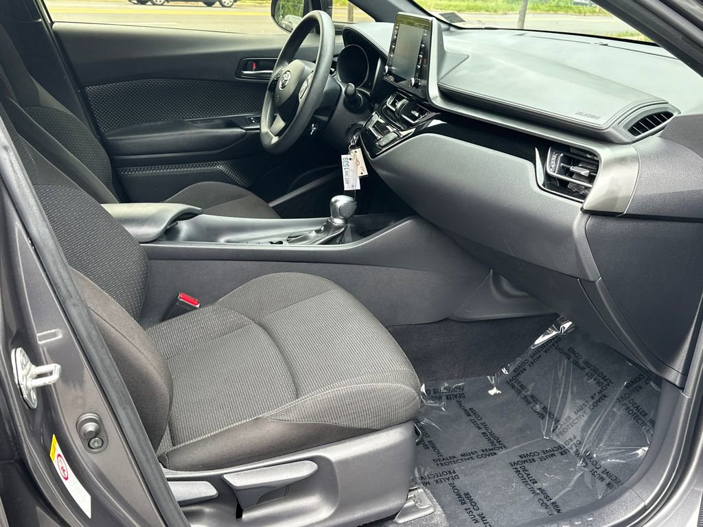 Used 2019 Toyota C-HR LE FWD image 8