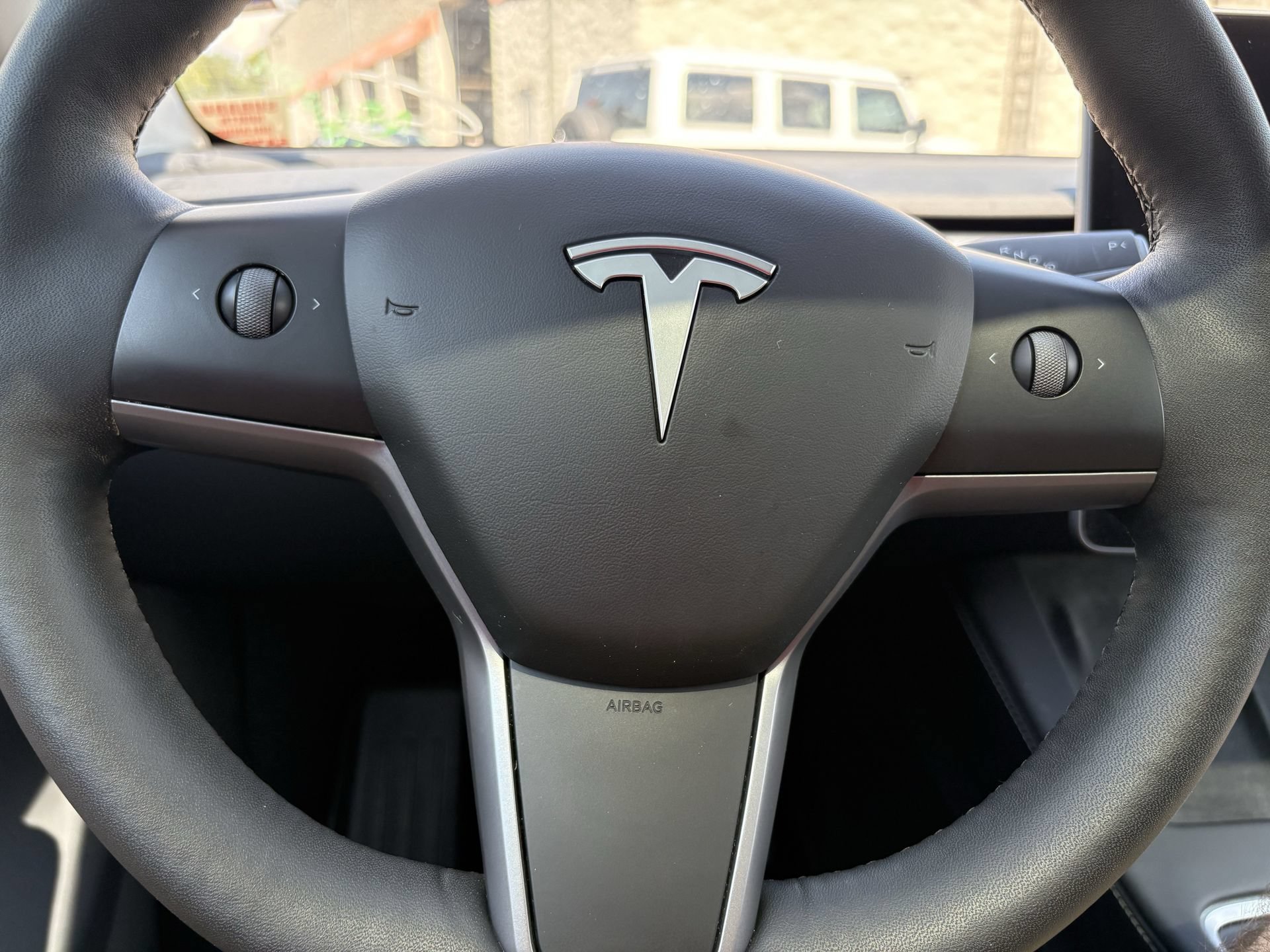 Used 2024 Tesla Model Y Long Range AWD/4WD image 6