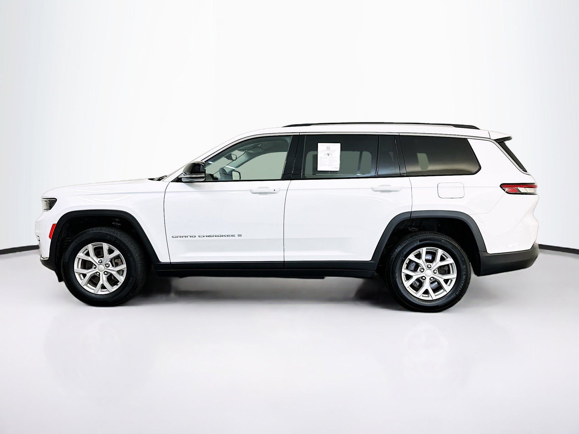 Used 2023 Jeep Grand Cherokee L Limited AWD/4WD image 4