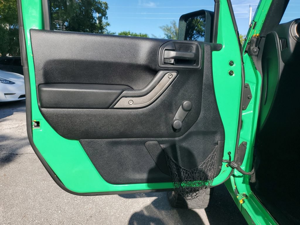 Used 2015 Jeep Wrangler Unlimited Sport w/ Connectivity Group AWD/4WD image 20