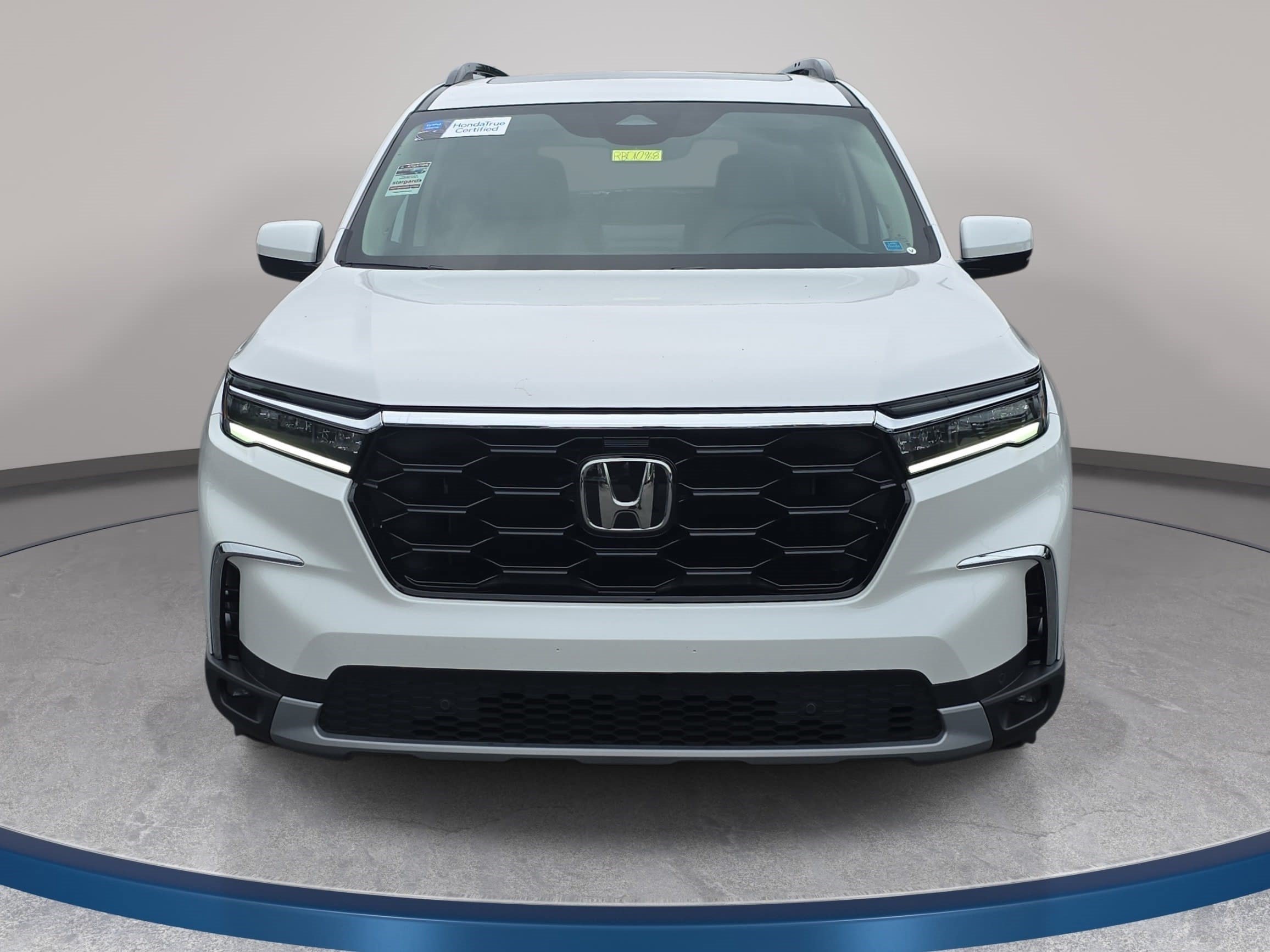 Certified 2024 Honda Pilot Touring image 2