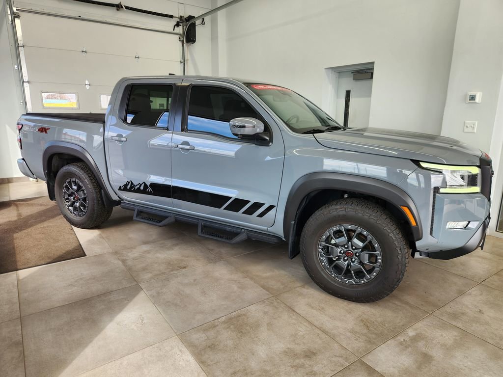 Used 2023 Nissan Frontier PRO-4X w/ Pro-4X Premium Package image 2