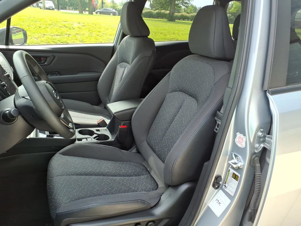 Used 2025 Subaru Forester Premium AWD/4WD image 12