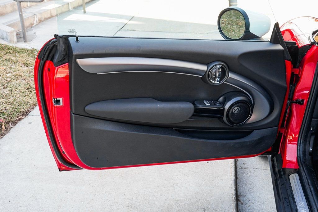 Certified 2024 MINI Cooper SE image 9