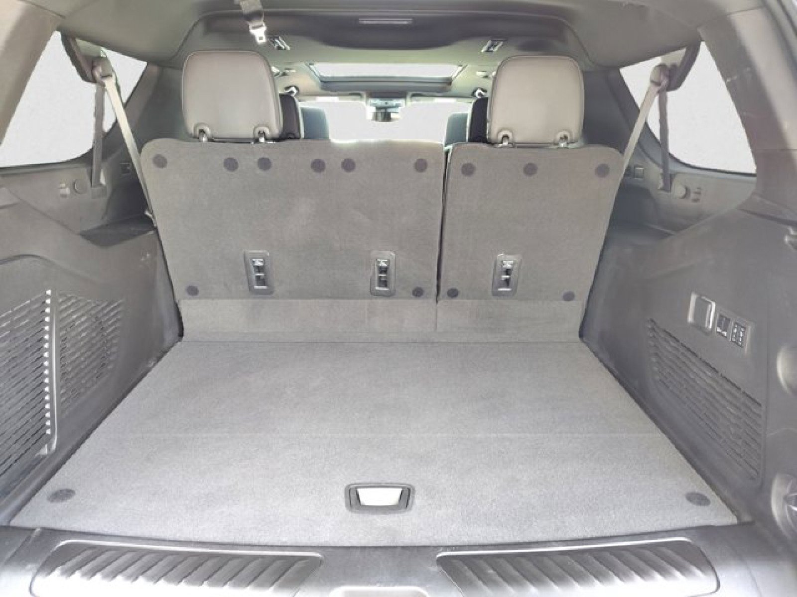 Used 2023 Chevrolet Suburban LT w/ LT Signature Package RWD image 21