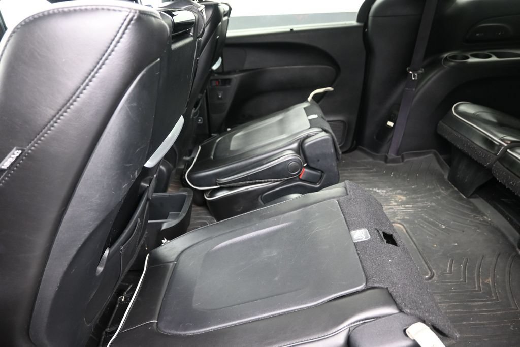 Used 2019 Chrysler Pacifica Limited w/ Advanced Safetytec Group FWD image 14