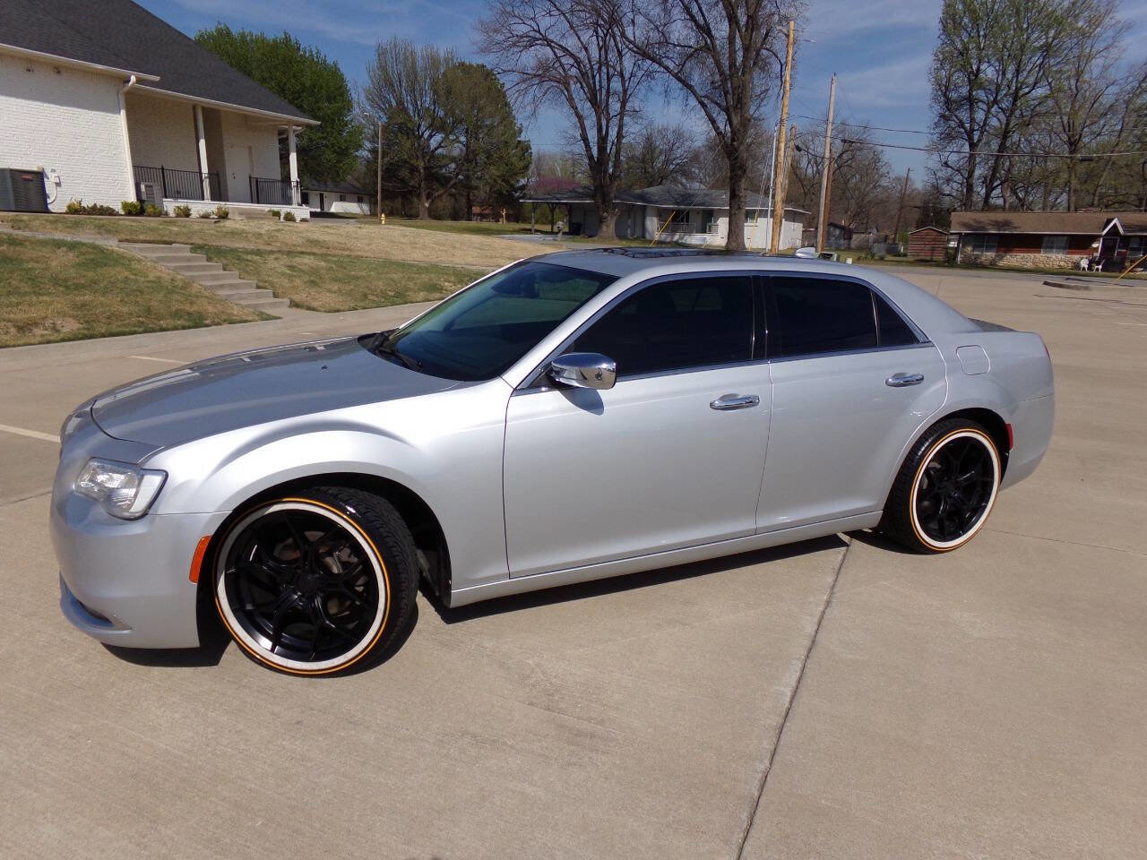 Used 2020 Chrysler 300 Limited image 5