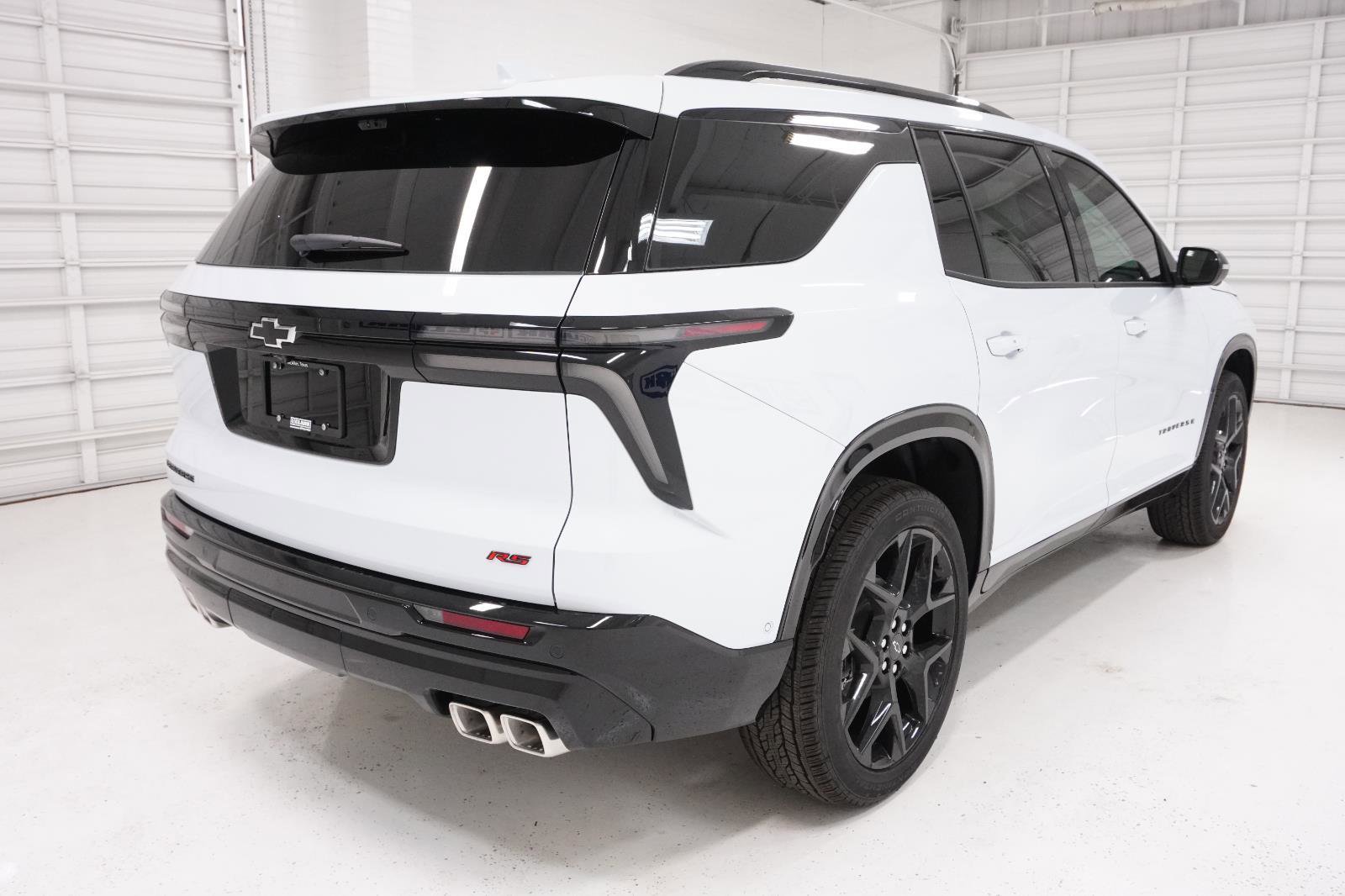 New 2026 Chevrolet Traverse RS w/ LPO, Floor Liner Package image 5