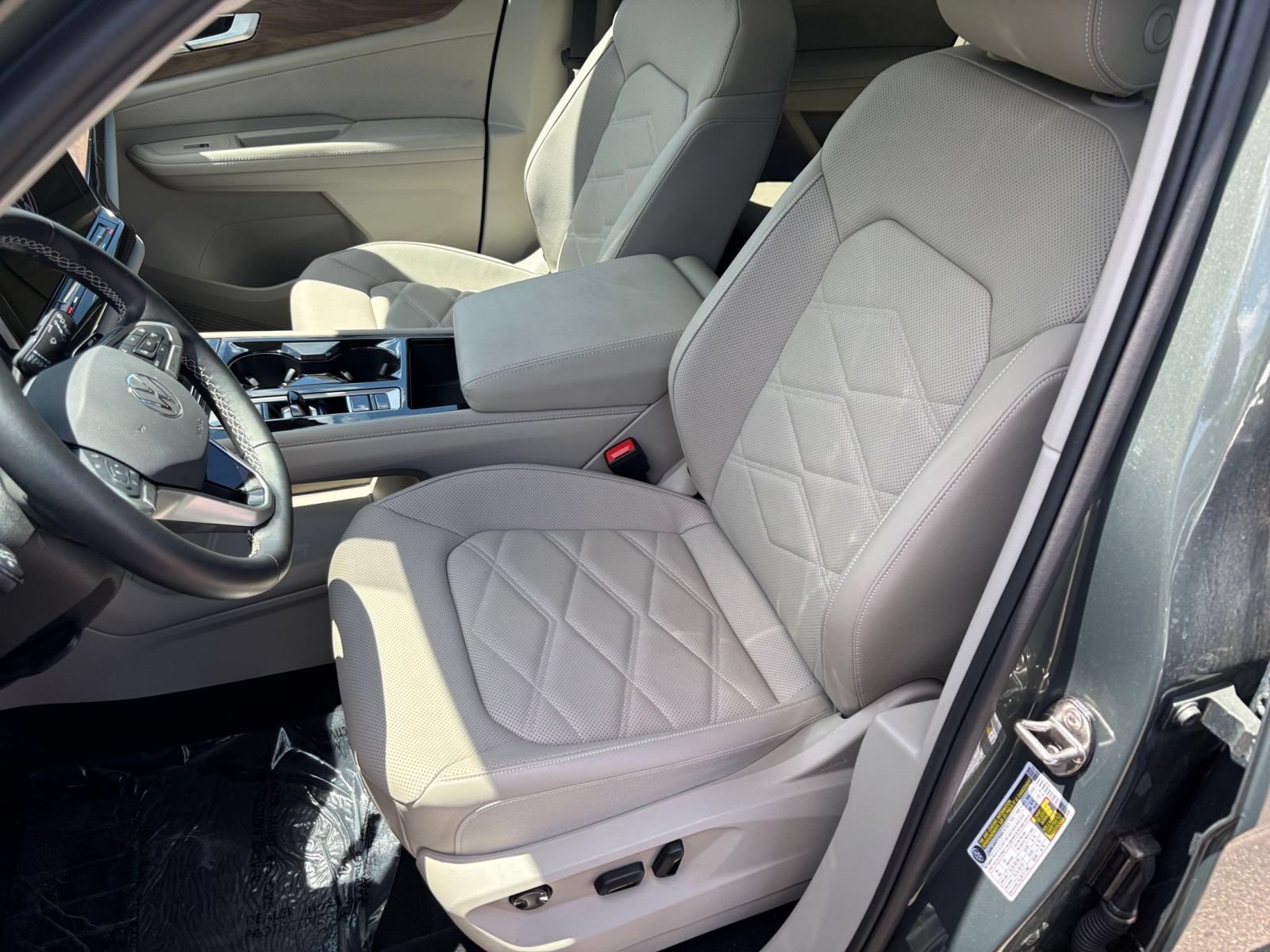 Used 2026 Volkswagen Atlas SE FWD image 38