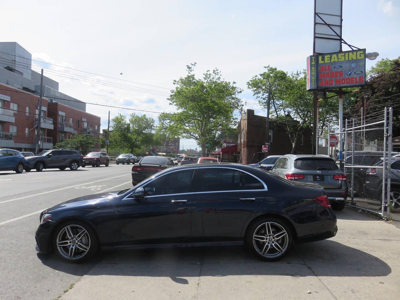 Used 2018 Mercedes-Benz E 300 4MATIC w/ Premium 1 Package image 7