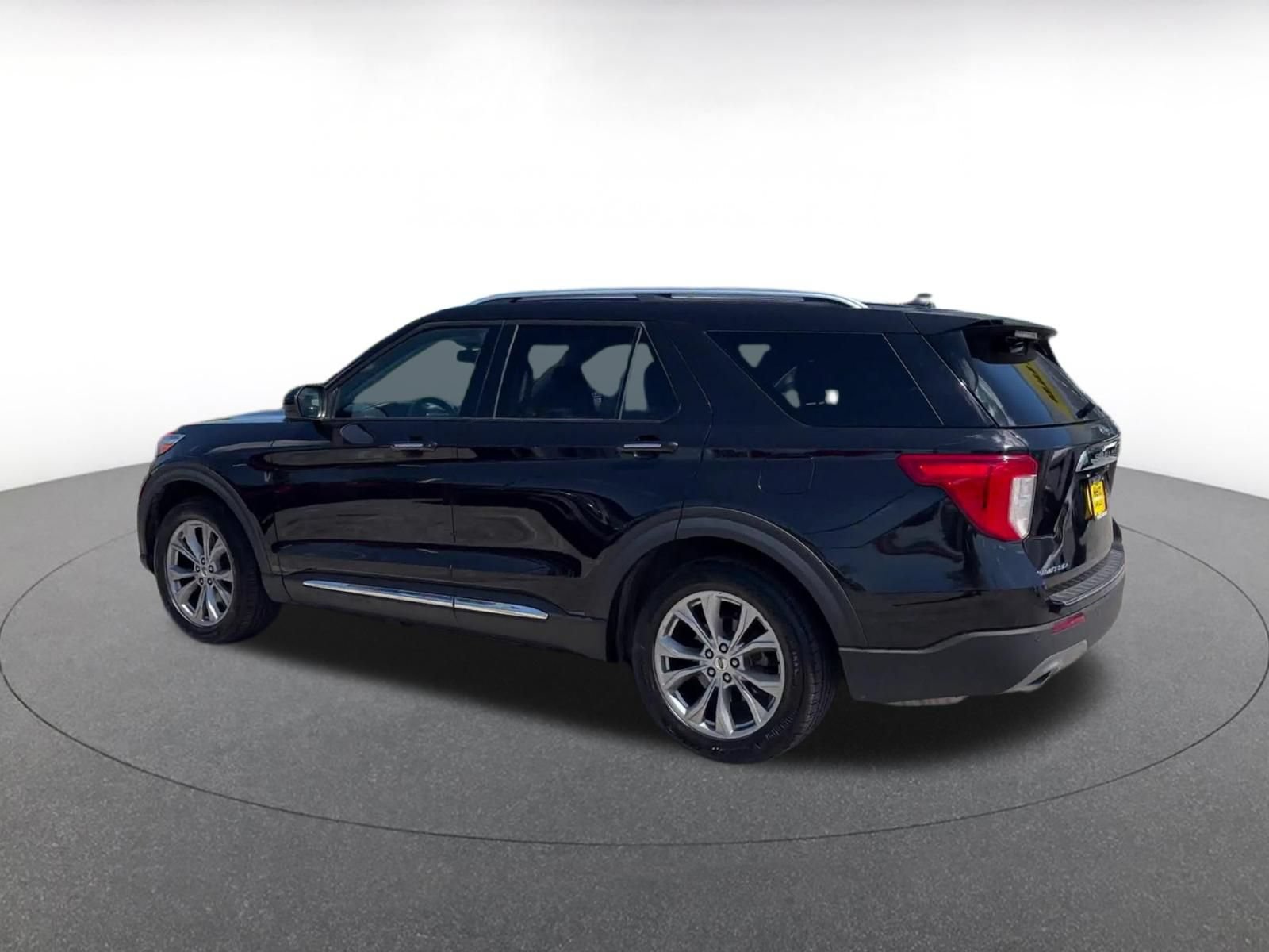 Used 2024 Ford Explorer Limited RWD image 8