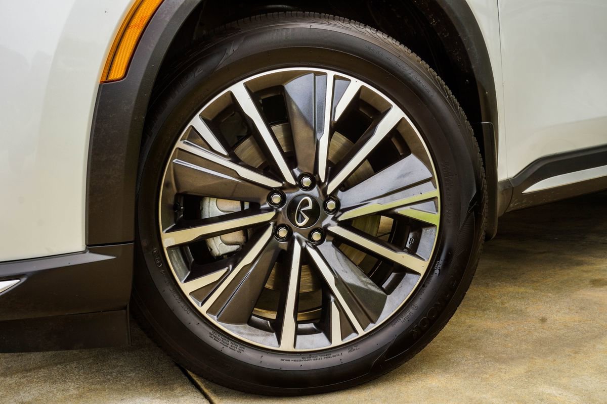 Certified 2026 INFINITI QX60 Luxe w/ Cargo Package FWD image 3