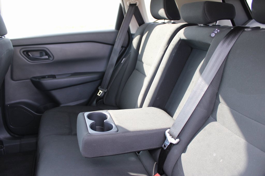 Used 2024 Nissan Rogue S image 28