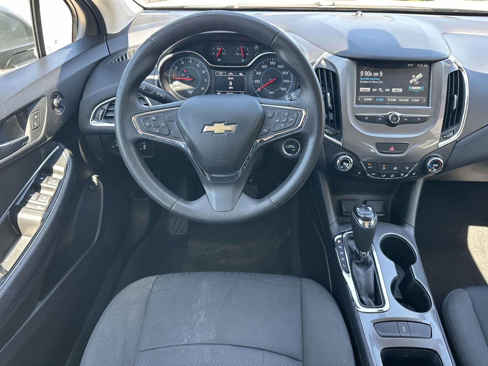 Used 2018 Chevrolet Cruze LT w/ Convenience Package FWD image 8