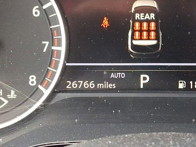 Used 2024 Nissan Pathfinder SV image 10