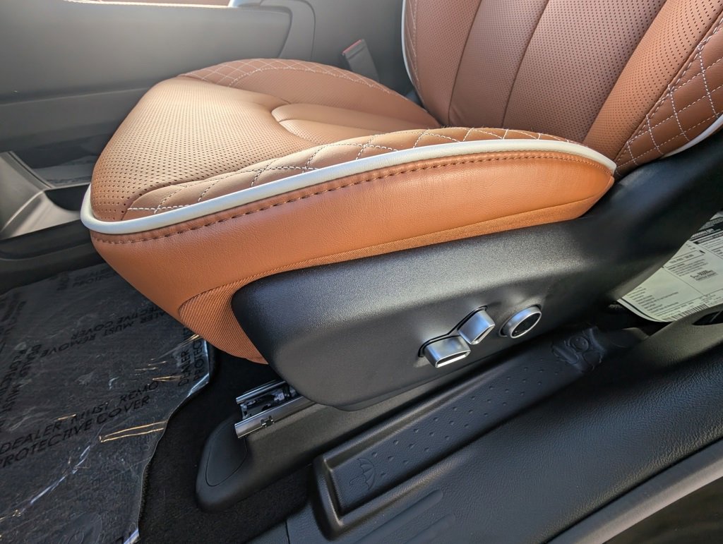 New 2026 Chrysler Pacifica Pinnacle image 14